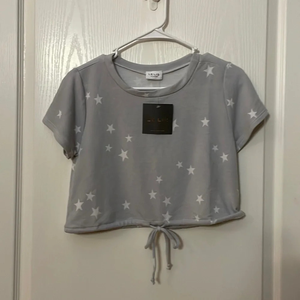 Le Lis star crop top size small